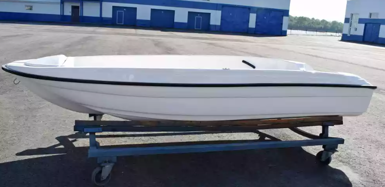 Стеклопластиковая лодка Пингвин (тримаран) в Новокуйбышевске