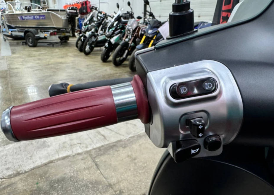 Скутер PROMAX Miami 240 (49) в Новокуйбышевске