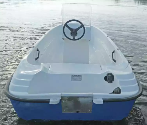 Стеклопластиковая лодка Пингвин с консолью (тримаран) в Новокуйбышевске