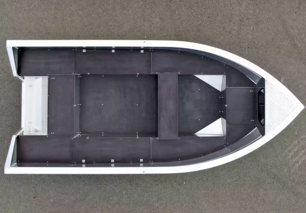 Алюминиевая лодка  Неман-420 в Новокуйбышевске