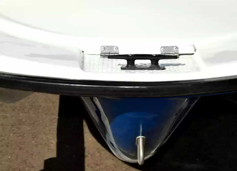 Стеклопластиковая лодка Пингвин с консолью (тримаран) в Новокуйбышевске