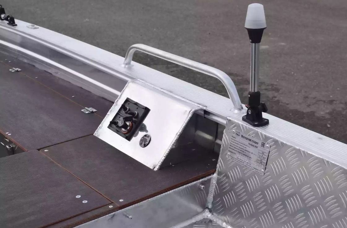 Алюминиевая лодка Wyatboat-390РМ в Новокуйбышевске