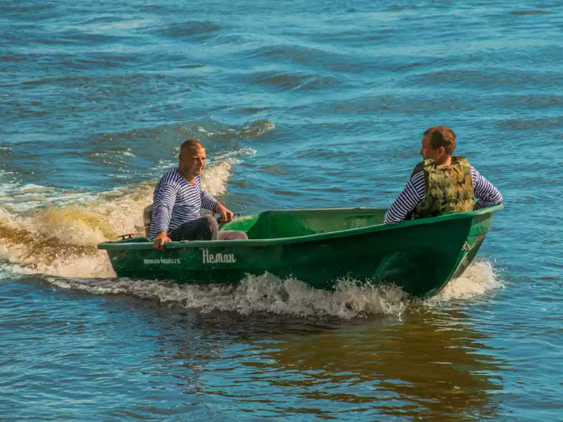 Стеклопластиковая лодка Neman-340 (тримаран) в Новокуйбышевске