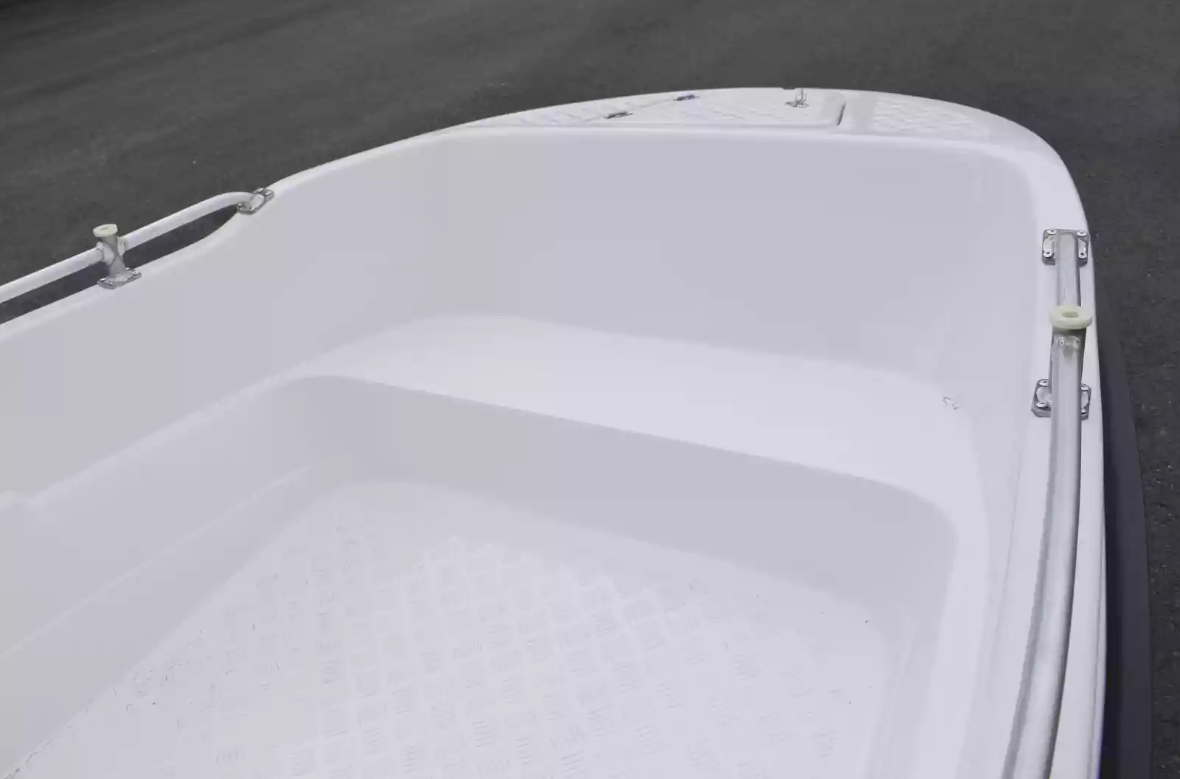 Стеклопластиковая лодка Пингвин New (тримаран) в Новокуйбышевске