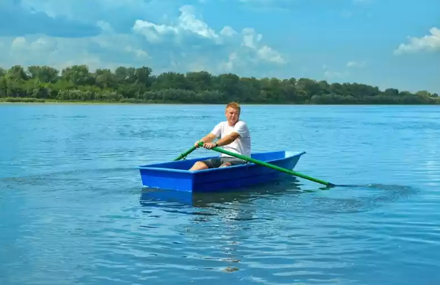 Стеклопластиковая лодка Малютка в Новокуйбышевске