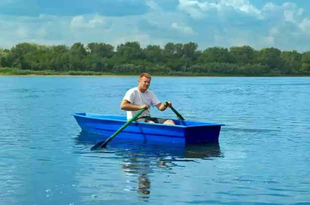 Стеклопластиковая лодка Малютка в Новокуйбышевске