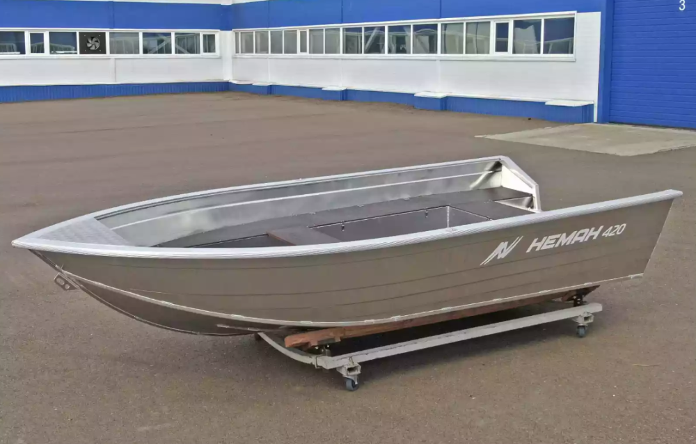Алюминиевая лодка  Неман-420 в Новокуйбышевске