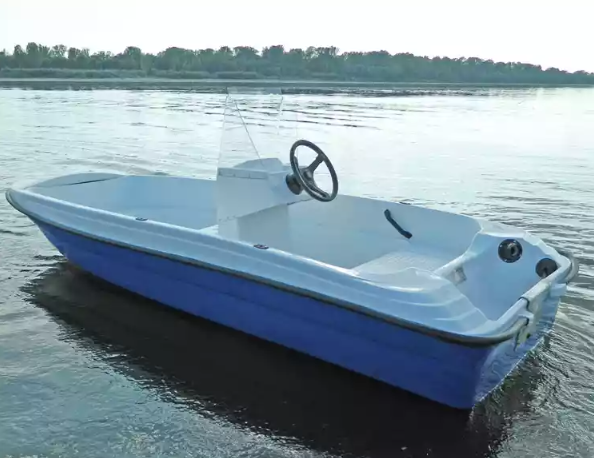 Стеклопластиковая лодка Пингвин с консолью (тримаран) в Новокуйбышевске