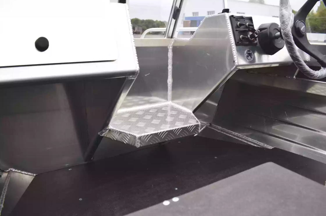 Алюминиевая лодка  Neman-400 PRO в Новокуйбышевске