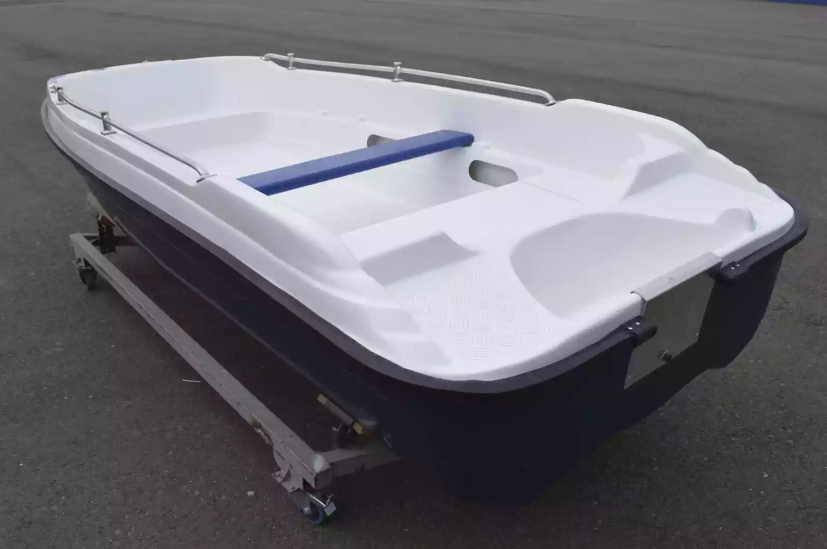 Стеклопластиковая лодка Пингвин New (тримаран) в Новокуйбышевске