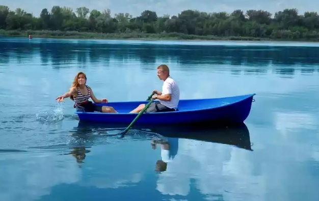 Стеклопластиковая лодка Дельфин в Новокуйбышевске