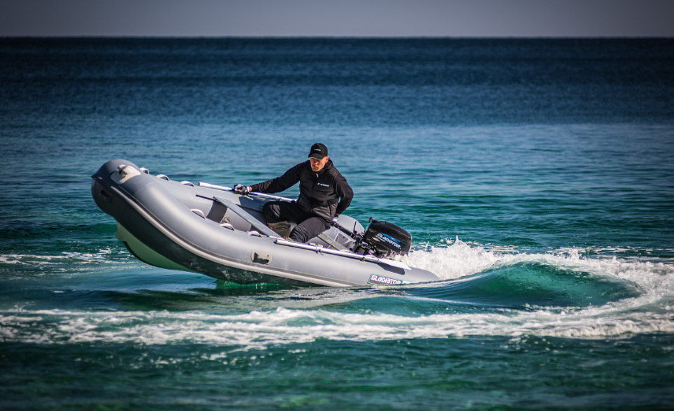 Лодка GLADIATOR RIB380AL в Новокуйбышевске