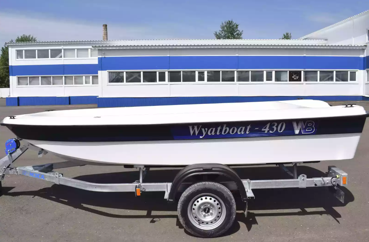 Стеклопластиковая лодка Wyatboat 430 тримаран в Новокуйбышевске