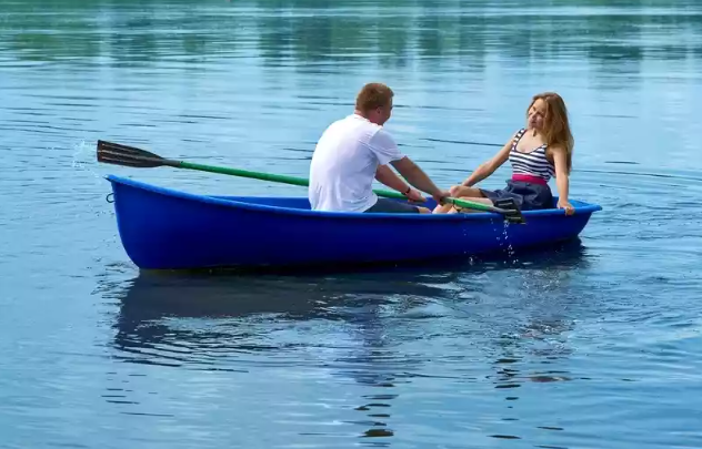 Стеклопластиковая лодка Дельфин в Новокуйбышевске