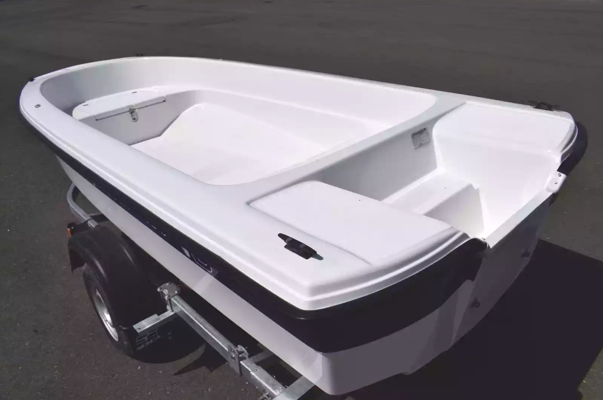 Стеклопластиковая лодка Wyatboat 430 тримаран в Новокуйбышевске