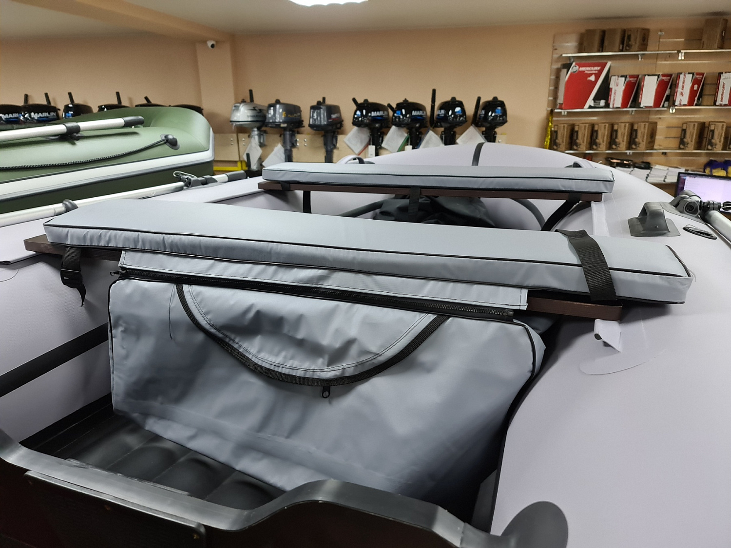 КОМПЛЕКТ МЯГКИХ НАКЛАДОК С СУМКОЙ ДЛЯ ЛОДОК 90Х20 СЕРЫЙ в Новокуйбышевске