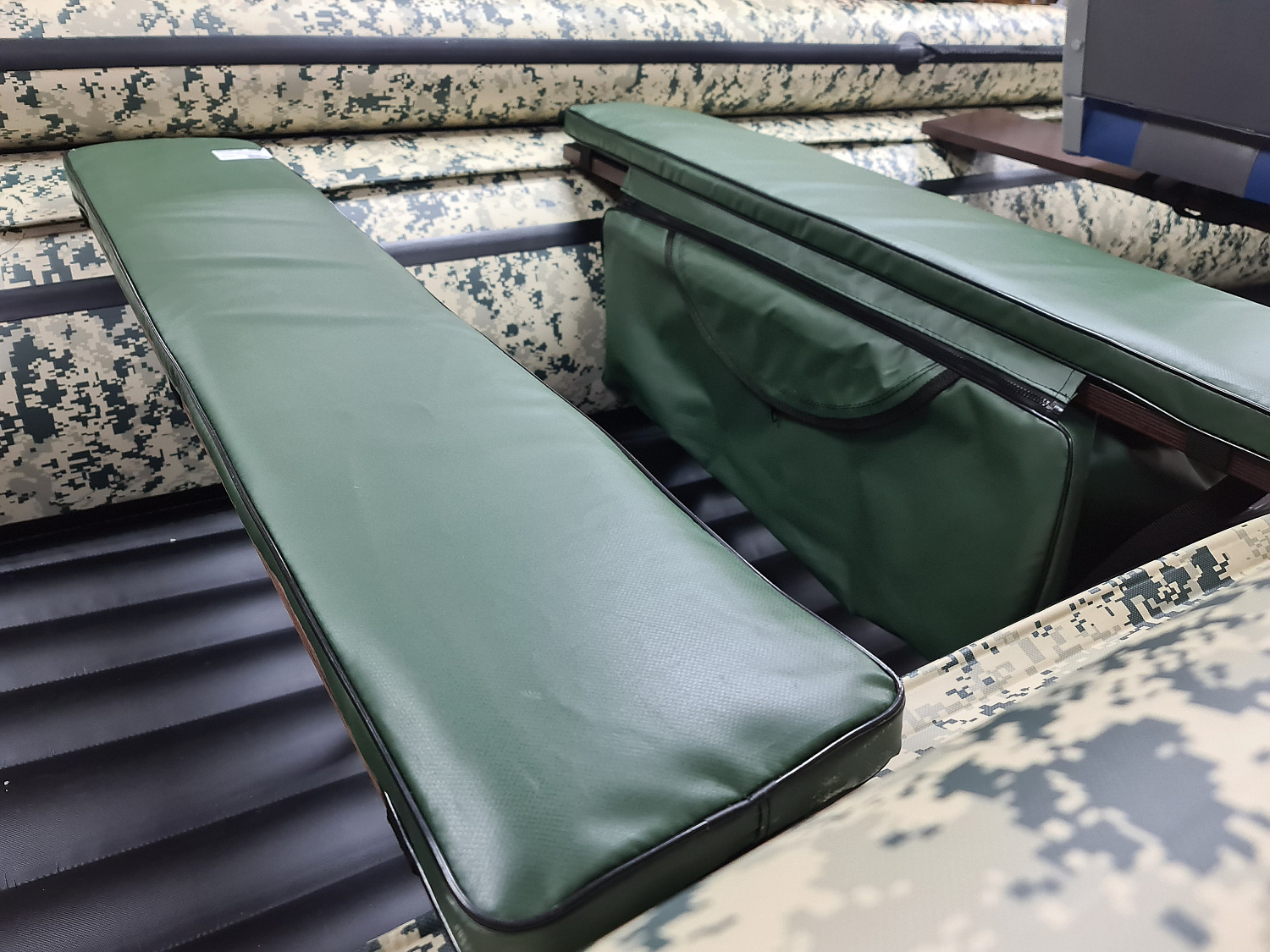 КОМПЛЕКТ МЯГКИХ НАКЛАДОК С СУМКОЙ ДЛЯ ЛОДОК 80Х20 ЗЕЛЕНЫЙ в Новокуйбышевске